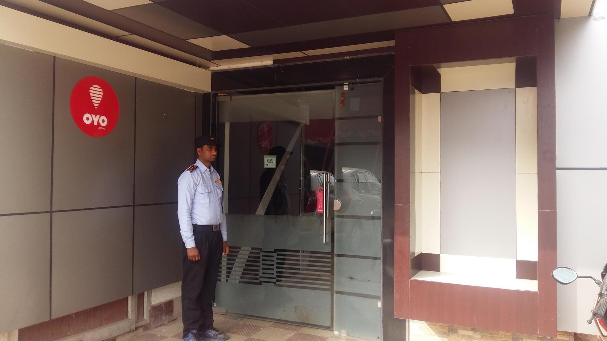 Hotel Rajkamal Deoghar Buitenkant foto