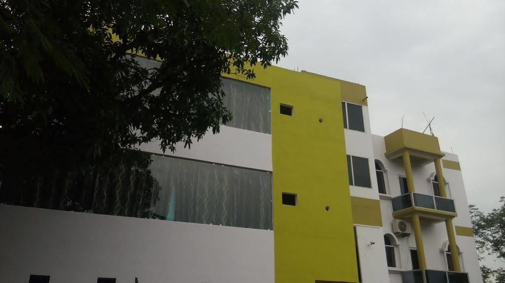Hotel Rajkamal Deoghar Buitenkant foto