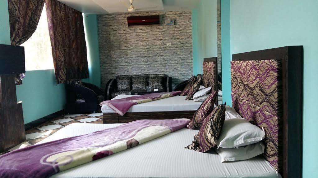 Hotel Rajkamal Deoghar Buitenkant foto