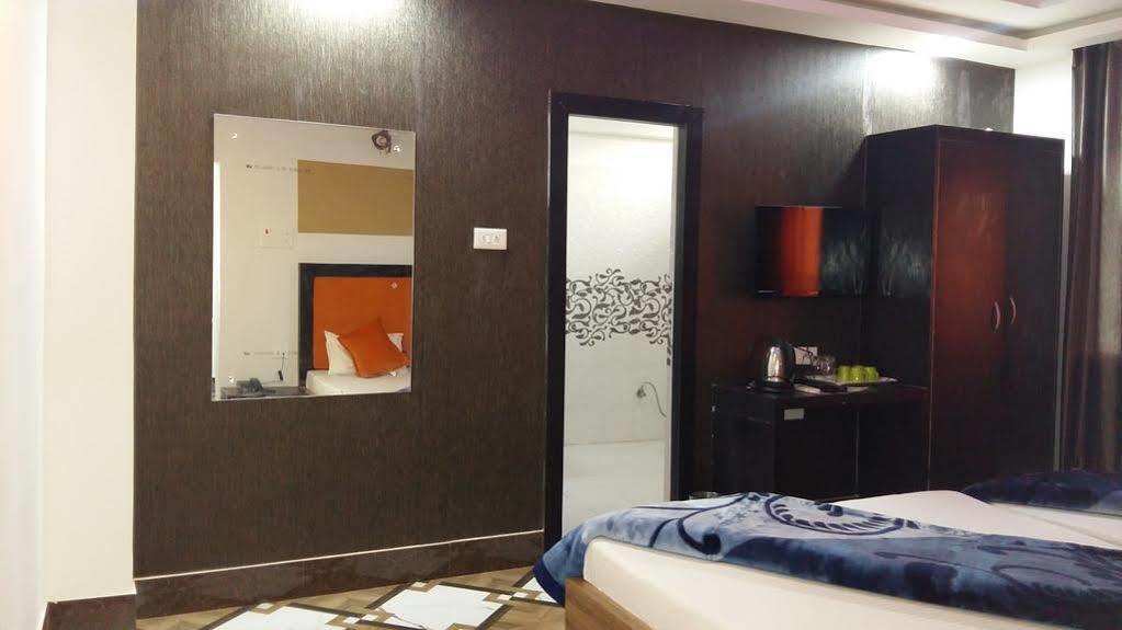 Hotel Rajkamal Deoghar Buitenkant foto
