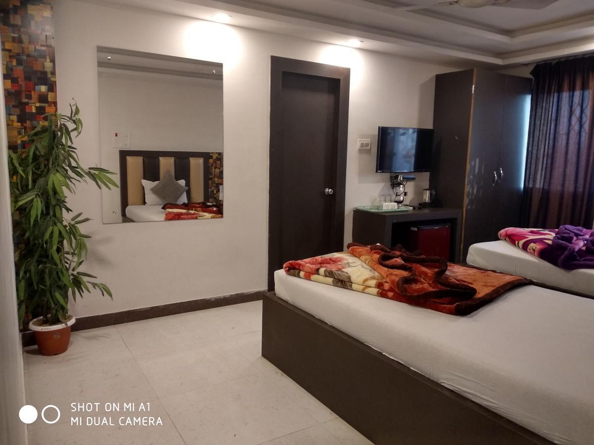 Hotel Rajkamal Deoghar Buitenkant foto