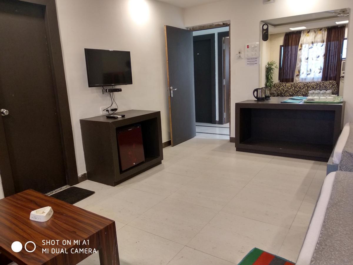 Hotel Rajkamal Deoghar Buitenkant foto