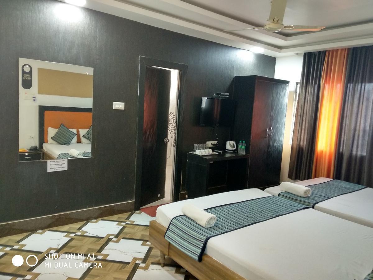 Hotel Rajkamal Deoghar Buitenkant foto