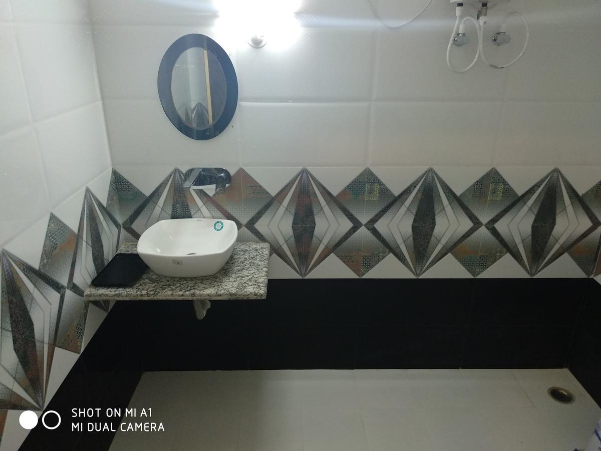 Hotel Rajkamal Deoghar Buitenkant foto