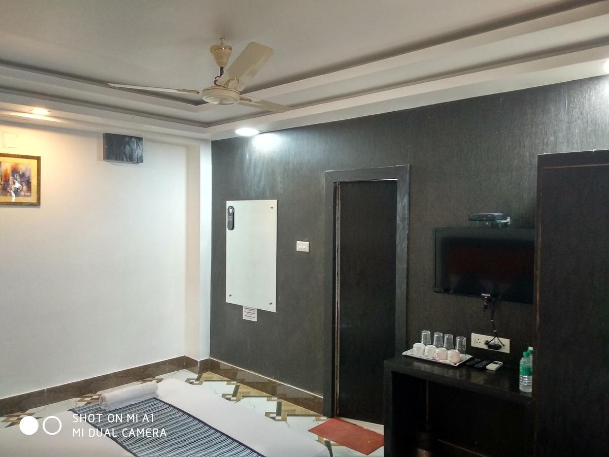 Hotel Rajkamal Deoghar Buitenkant foto
