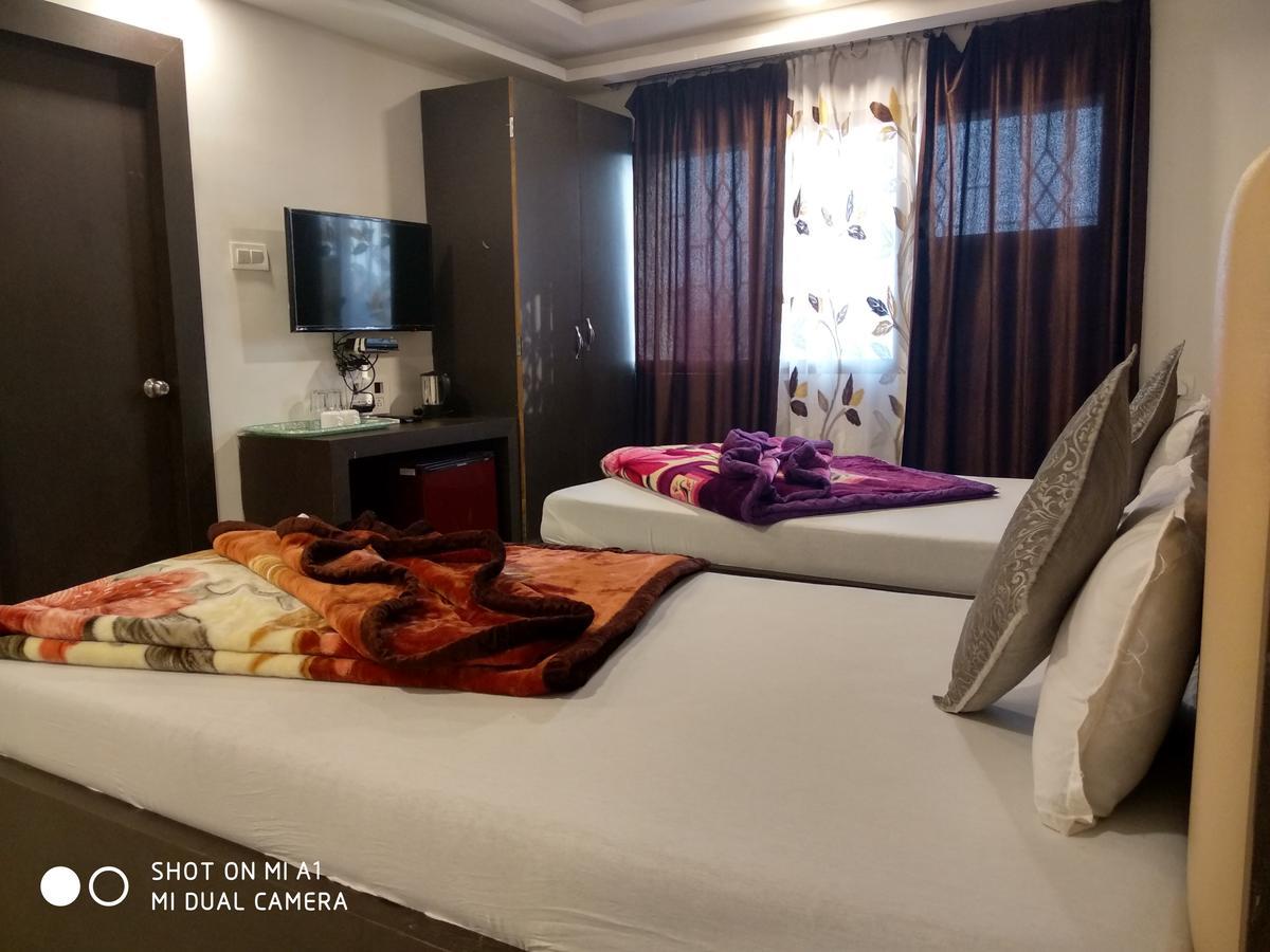 Hotel Rajkamal Deoghar Buitenkant foto